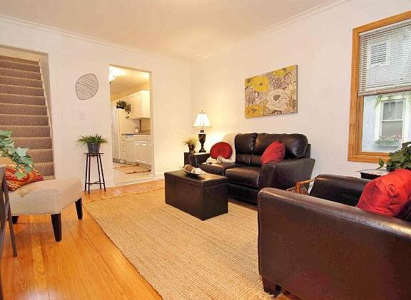 3rd image of 1674 James Ave
