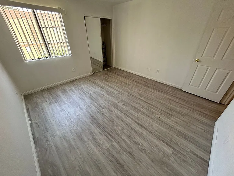 5154 S Jones Blvd #202 — Photo 7