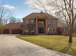 2058 S 40th Ct, West Des Moines, IA 50265