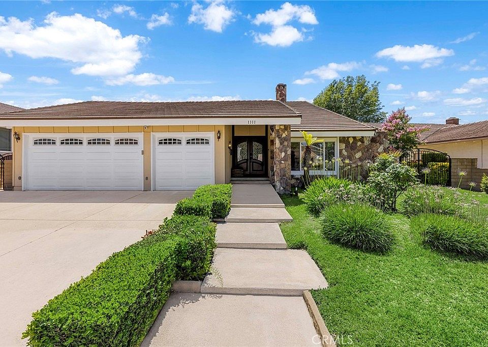 1st image of 1311 Desert Willow Ln