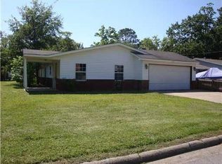 1223 Oliver St, Pascagoula, MS 39567