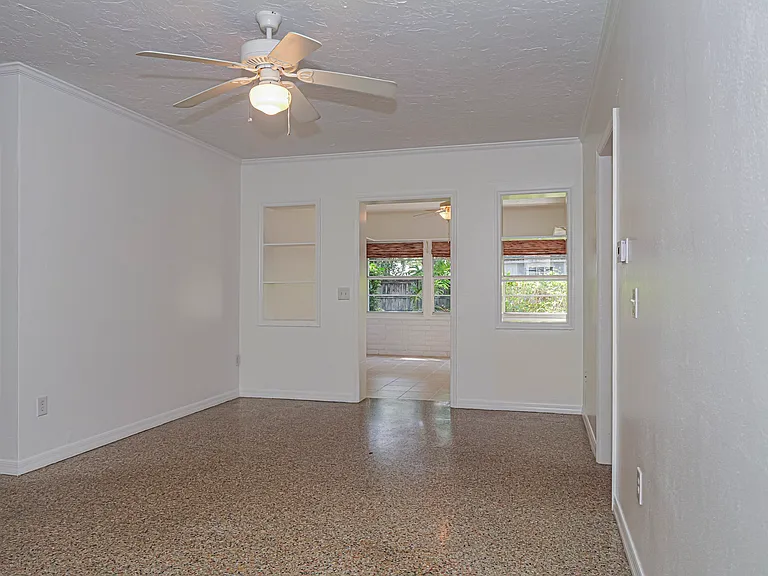2158 Seville Ave — Photo 11