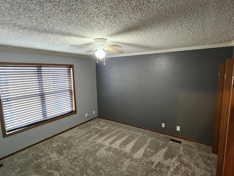 520 Adams Cir #B — Photo 13