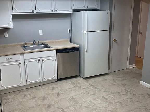 4th image of 12756 Midwood Ln