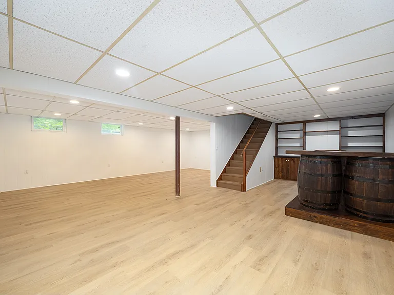 50 Aspinwall Rd — Photo 25
