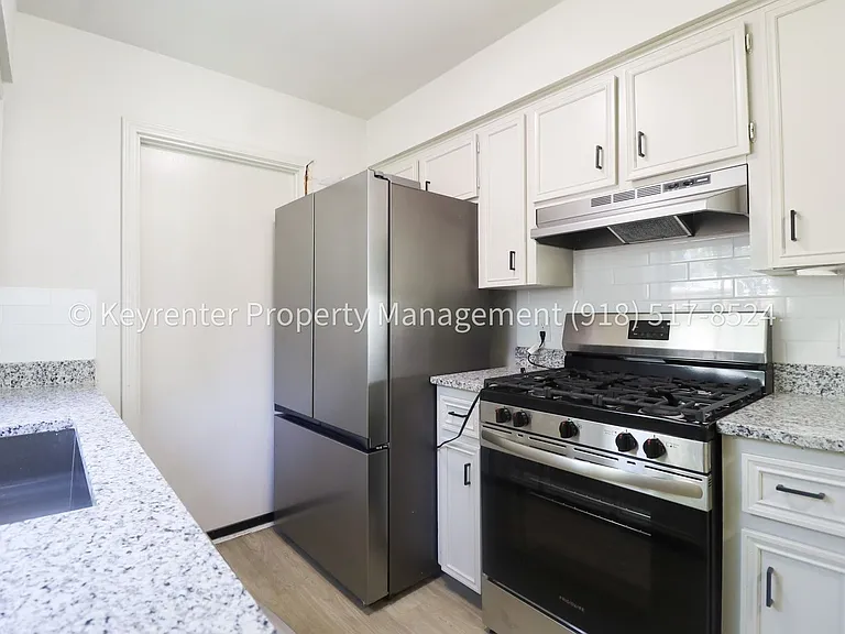 1820 S 5th Pl — Photo 20