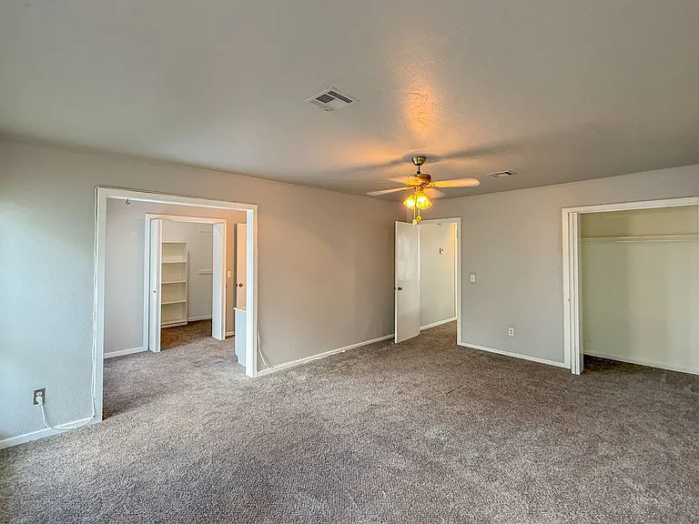 12021 Hawthorne Ln — Photo 23