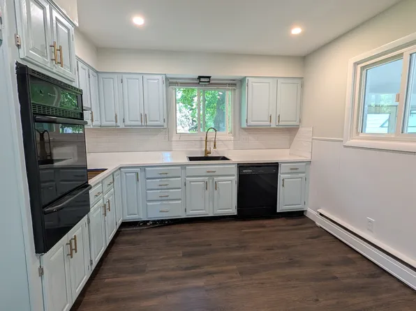 15 N Forge Manor Dr, Phoenixville, PA 19460