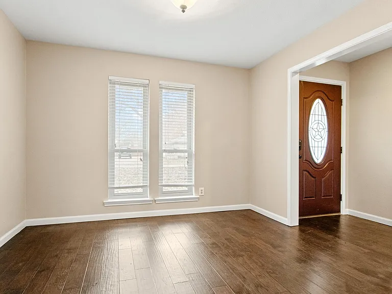 611 Field St — Photo 4