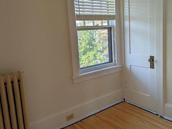 3rd image of 4323 Harriet Ave #2