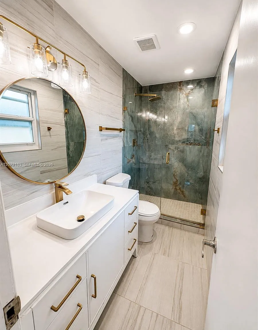 4 bed, 1700 sqft, $3,400 — Photo 1