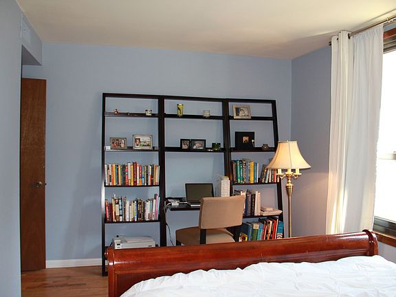 4th image of 803 W Oakdale Ave APT 1A