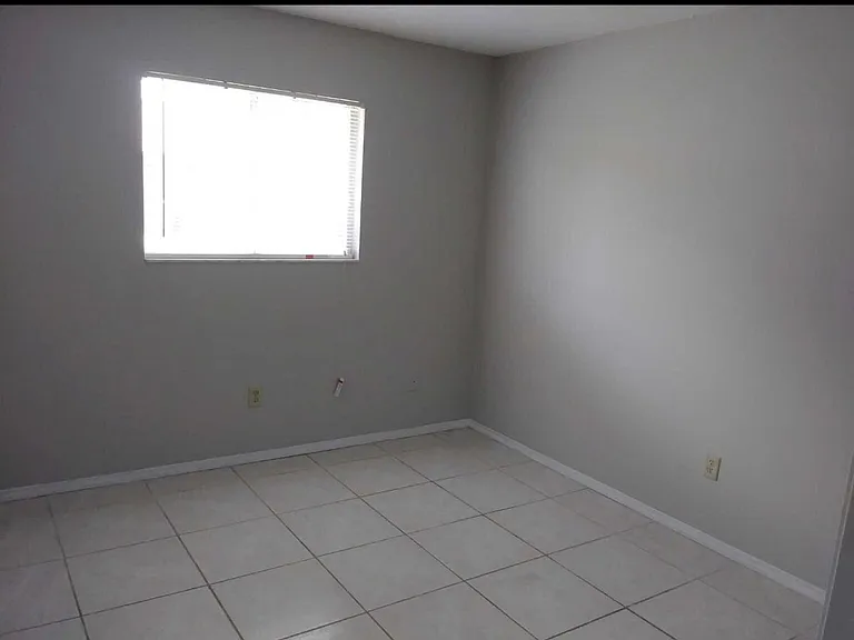 709 W Rosewood Ln #709 — Photo 6
