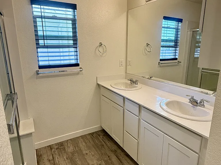 975 Franklin St — Photo 20