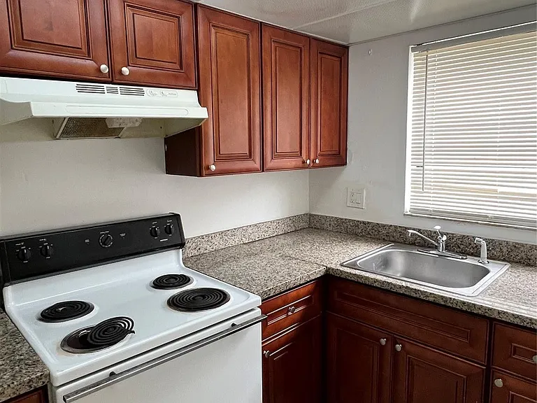 2442 NW 52nd Ave #2442 — Photo 7