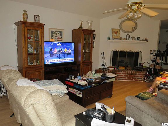 2nd image of 124 Greenfield Cir