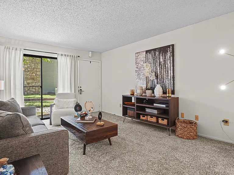 Raintree Apartments — Photo 26