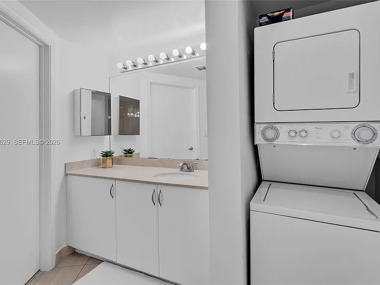 1750 N Bayshore Dr #1602 — Photo 12