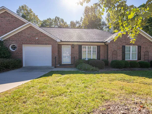 559 Queen Brogan Ct, Gastonia, NC 28054
