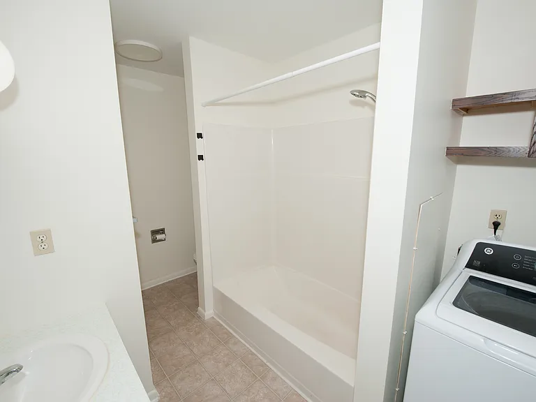 1402 Walnut St #1 — Photo 19