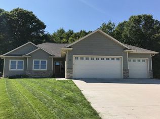 157 Medinah Cir W, Lake City, MN 55041