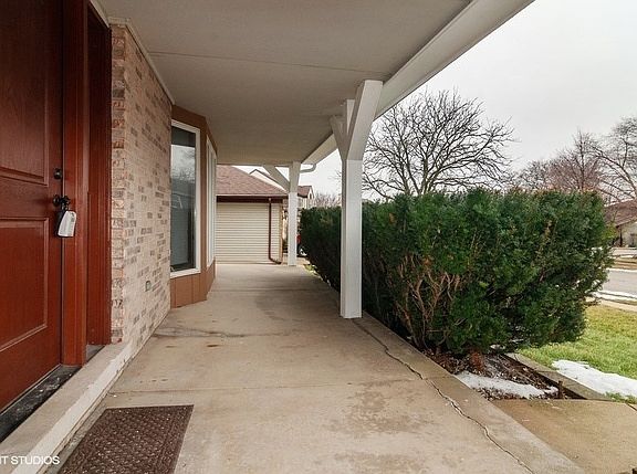 2nd image of 2445 Lakeside Dr