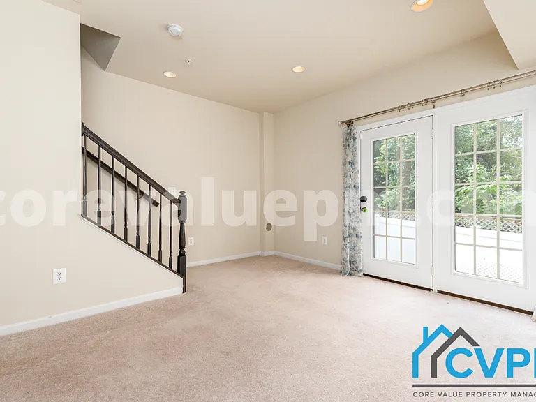 1216 Acorn Ln — Photo 25