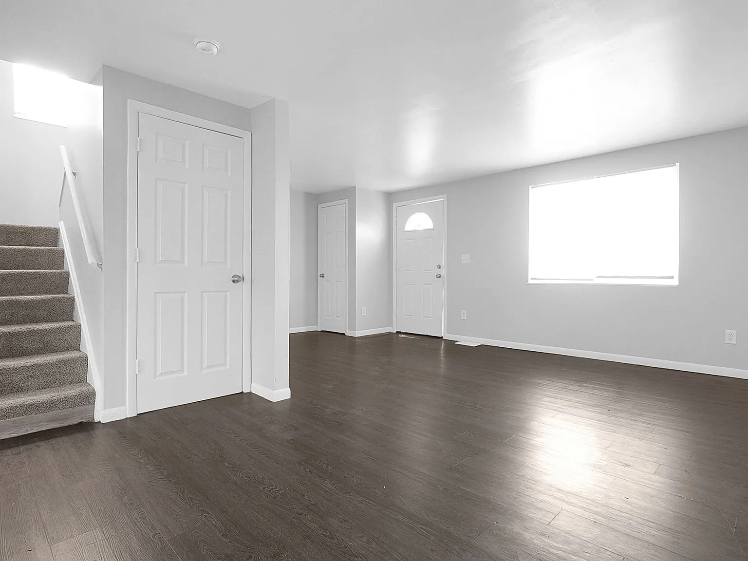3 bed, 1200 sqft, $1,200 — Photo 2