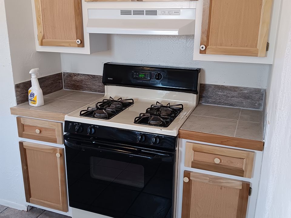 2nd image of 406 W J J Clarke Dr