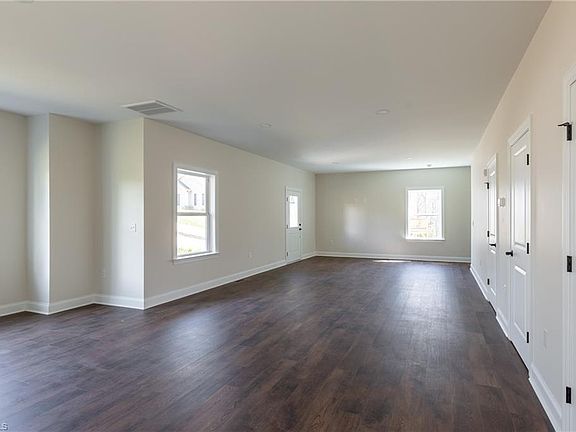 3rd image of 1064 S Sunset Dr