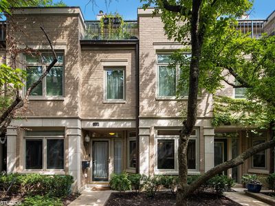 2737 N Janssen Ave #B, Chicago, IL, 60614