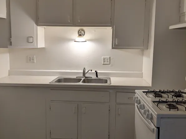 2050 Lilac Ln, Aurora, IL