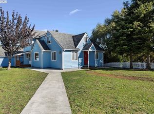 584 Exchange St, North Bend, OR 97459