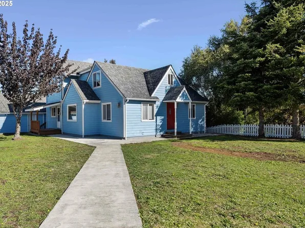 584 Exchange St, North Bend, OR 97459