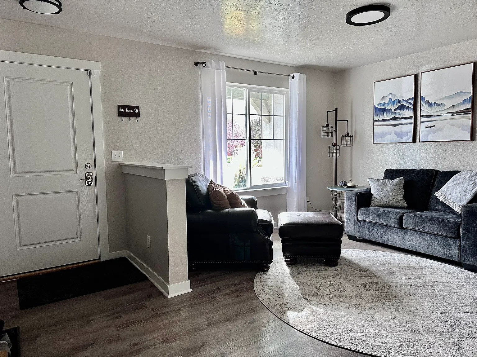 4 bed, 2.5 bath, 2650 sqft, $2,900 — Photo 2