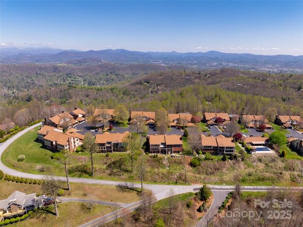 704 Fleetwood Plz, Hendersonville, NC 28739