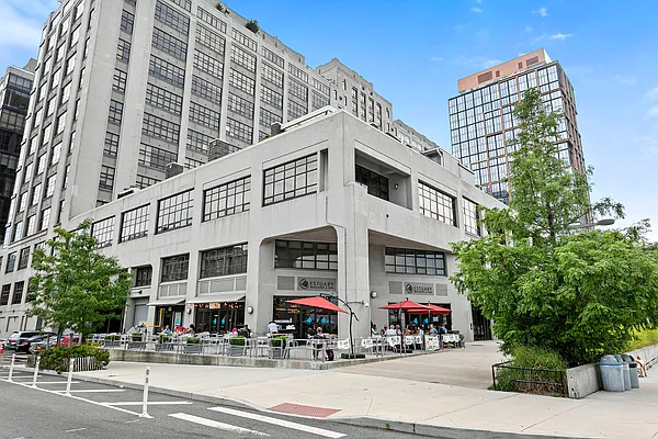 Sold by Compass | media 22