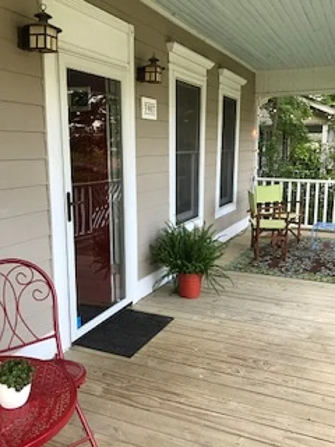 3 bed, 2.0 bath, 1304 sqft, $2,650 — Photo 3