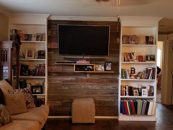 3rd image of 914 Spanish Ln