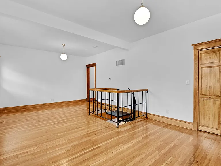 3602 N Hermitage Ave #1 — Photo 3