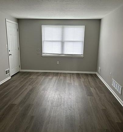 2nd image of 4809 Saddlebrook Ln #4