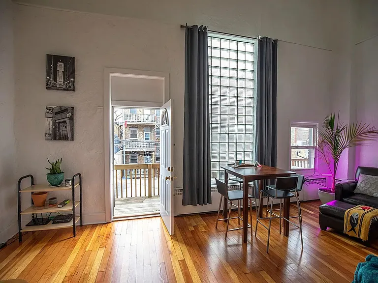 2052 N Halsted St — Photo 7