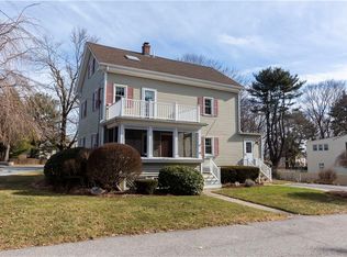 26 High St, Warwick, RI 02886