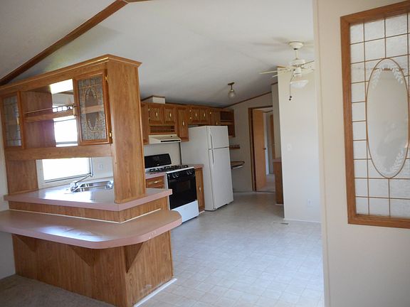 2nd image of 112 Carriage Ln