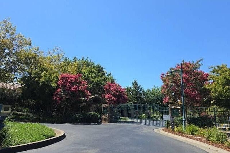 1st image of 4014 Macpheadris Way