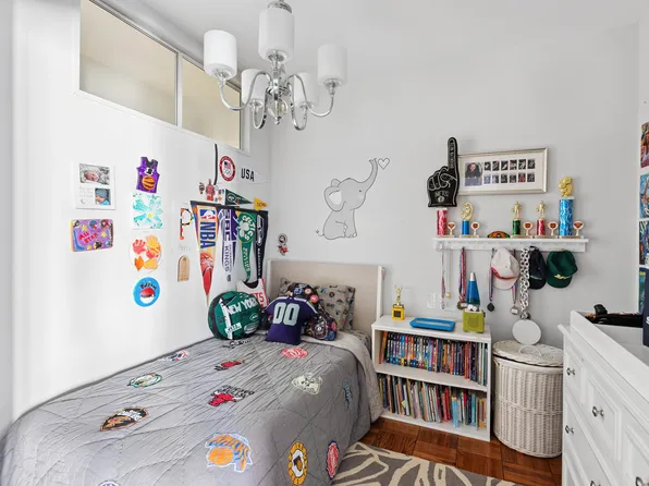 400 East 56th Street image 5 of 8