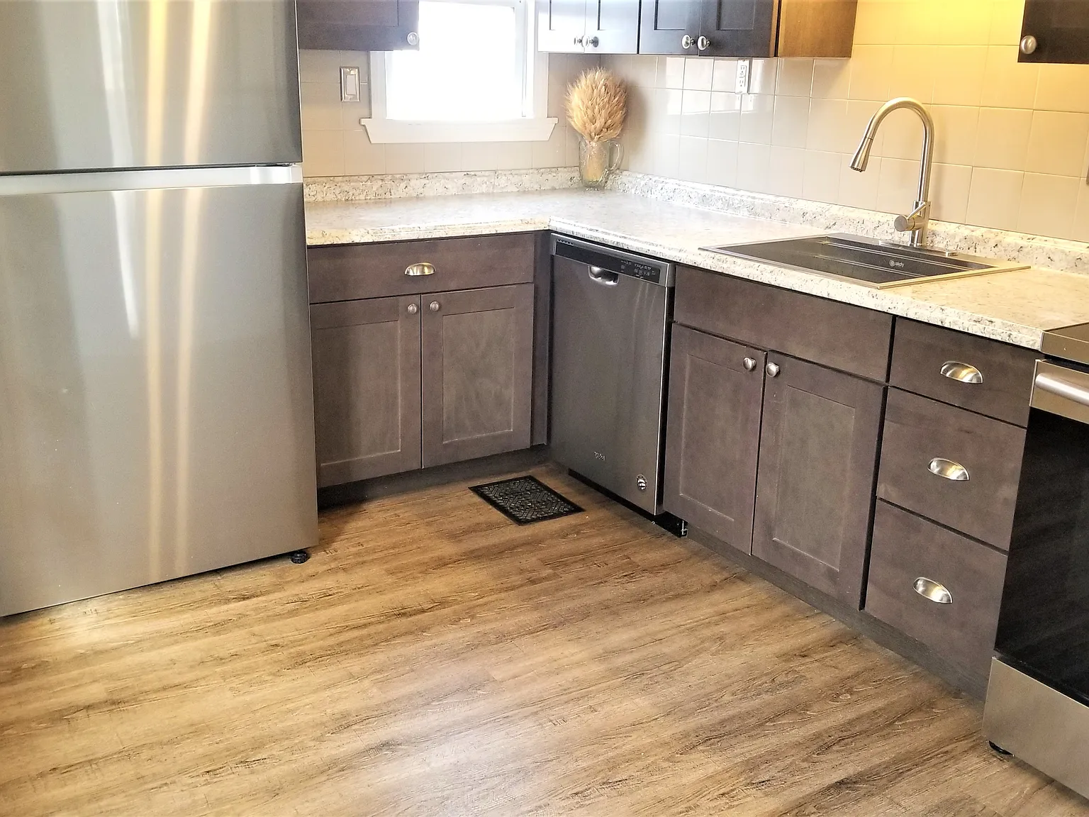2 bed, 1000 sqft, $1,750 — Photo 2