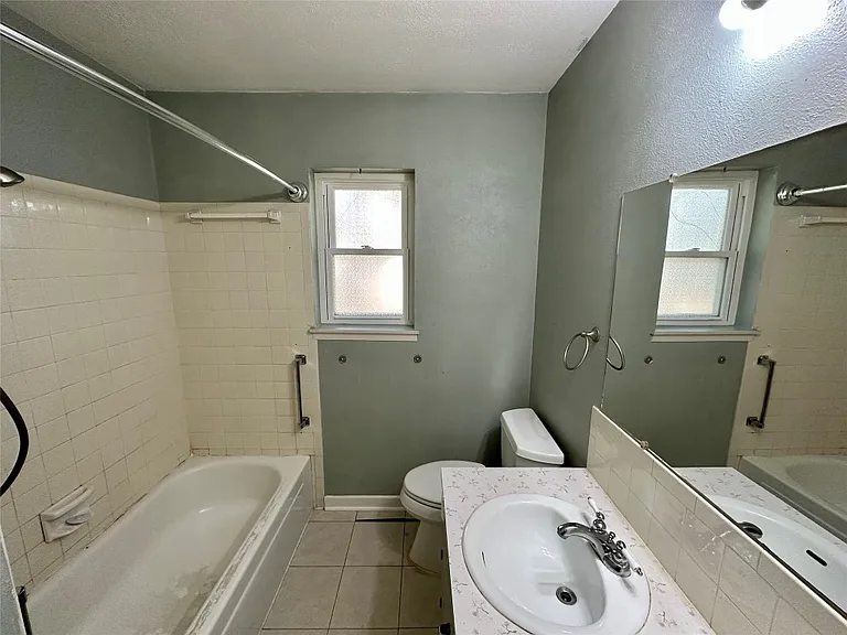 438 South Dr — Photo 9