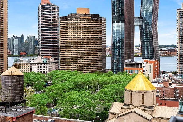 Rented by Compass | media 31