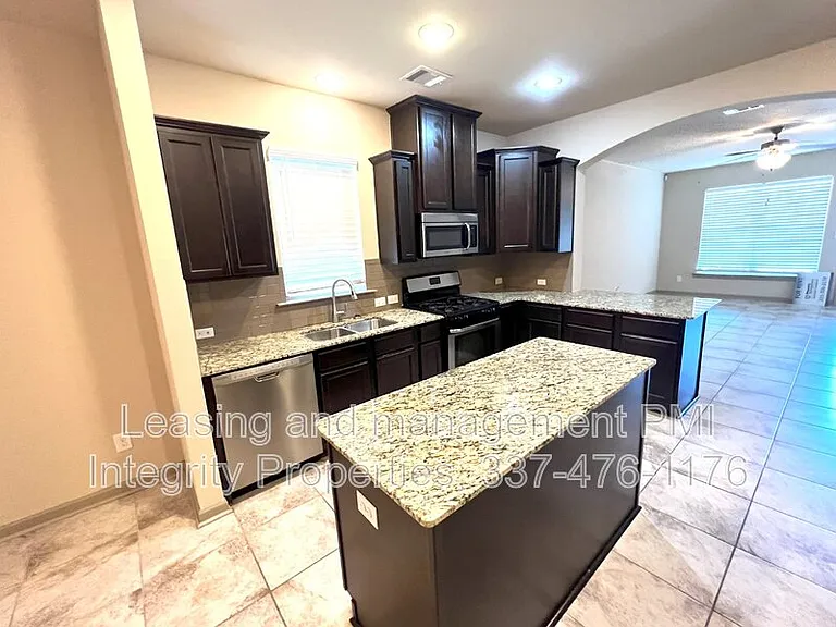 7854 W Pelican Lakes Ave — Photo 2